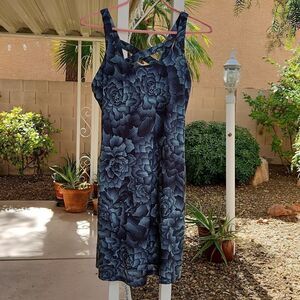 Zeroxposur green and gray women's size small dress with built-in support